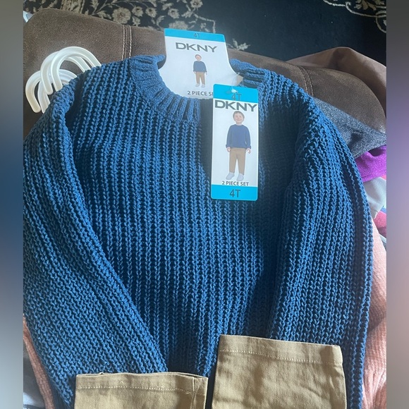 NEW BOYS DKNY 2 piece set Retail $49 - Picture 5 of 7